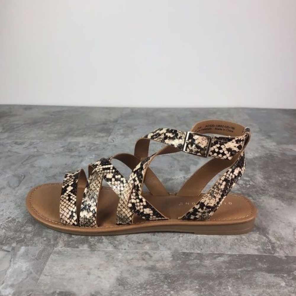New Directions® Greeway Sandals - Picture 7 of 14
